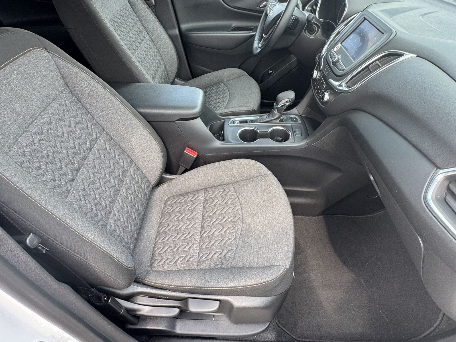 Used 2024 Chevrolet Equinox LT AWD/4WD image 12