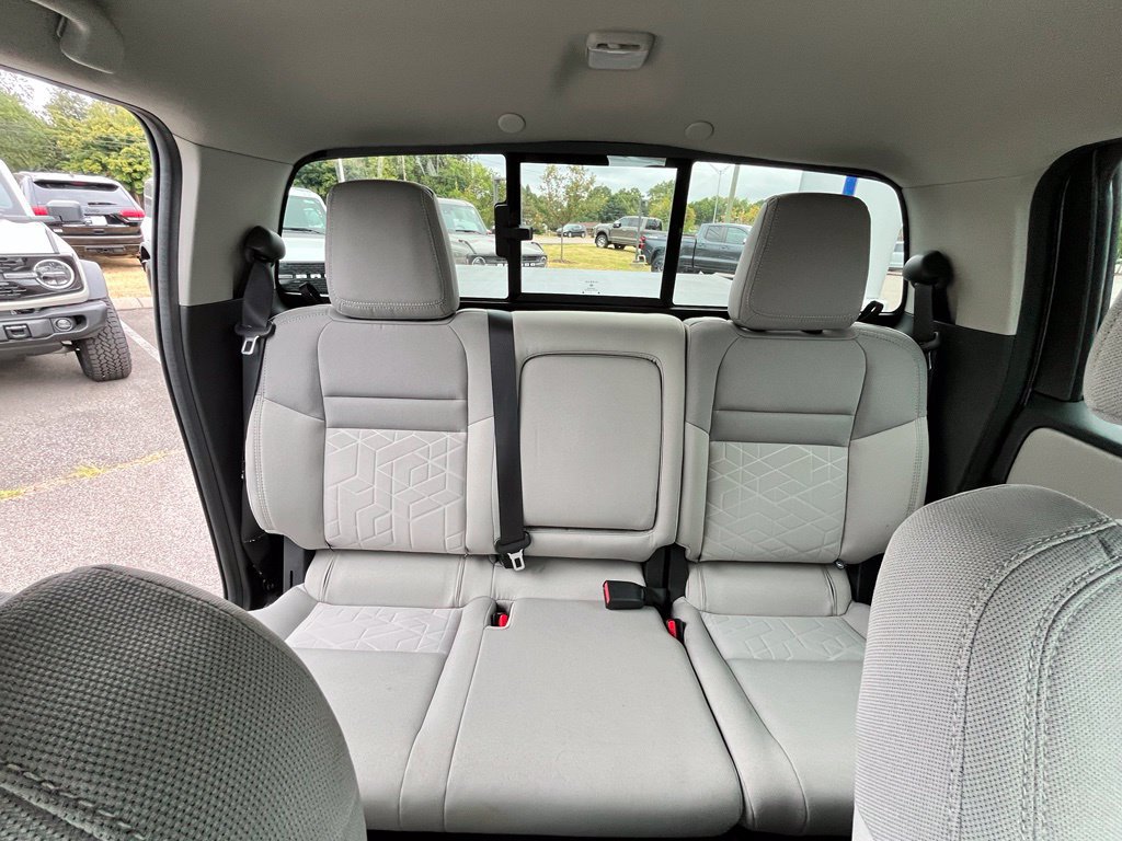 Used 2025 Nissan Frontier SV w/ SV Convenience Package RWD image 11