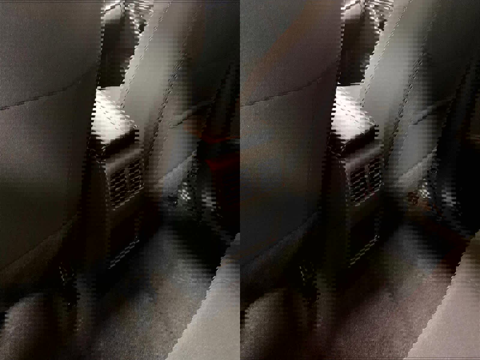 Used 2025 Nissan Rogue S image 27