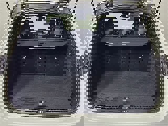 Used 2025 Mercedes-Benz GLC 350e GLC 350e image 35