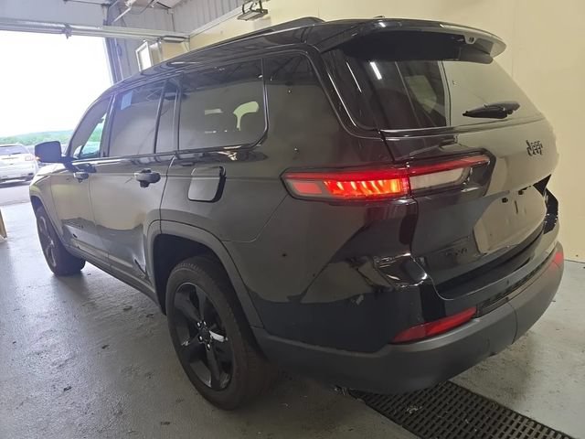 Used 2023 Jeep Grand Cherokee L Limited w/ Luxury Tech Group II AWD/4WD image 2
