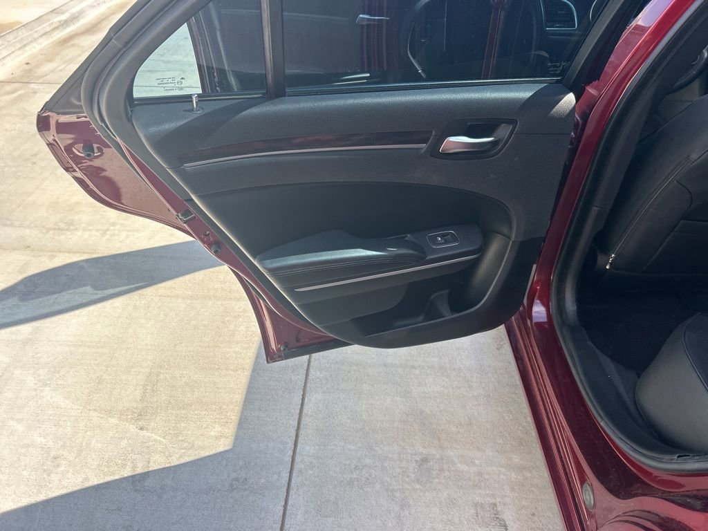 Used 2019 Chrysler 300 Touring w/ Sport Appearance Package image 11