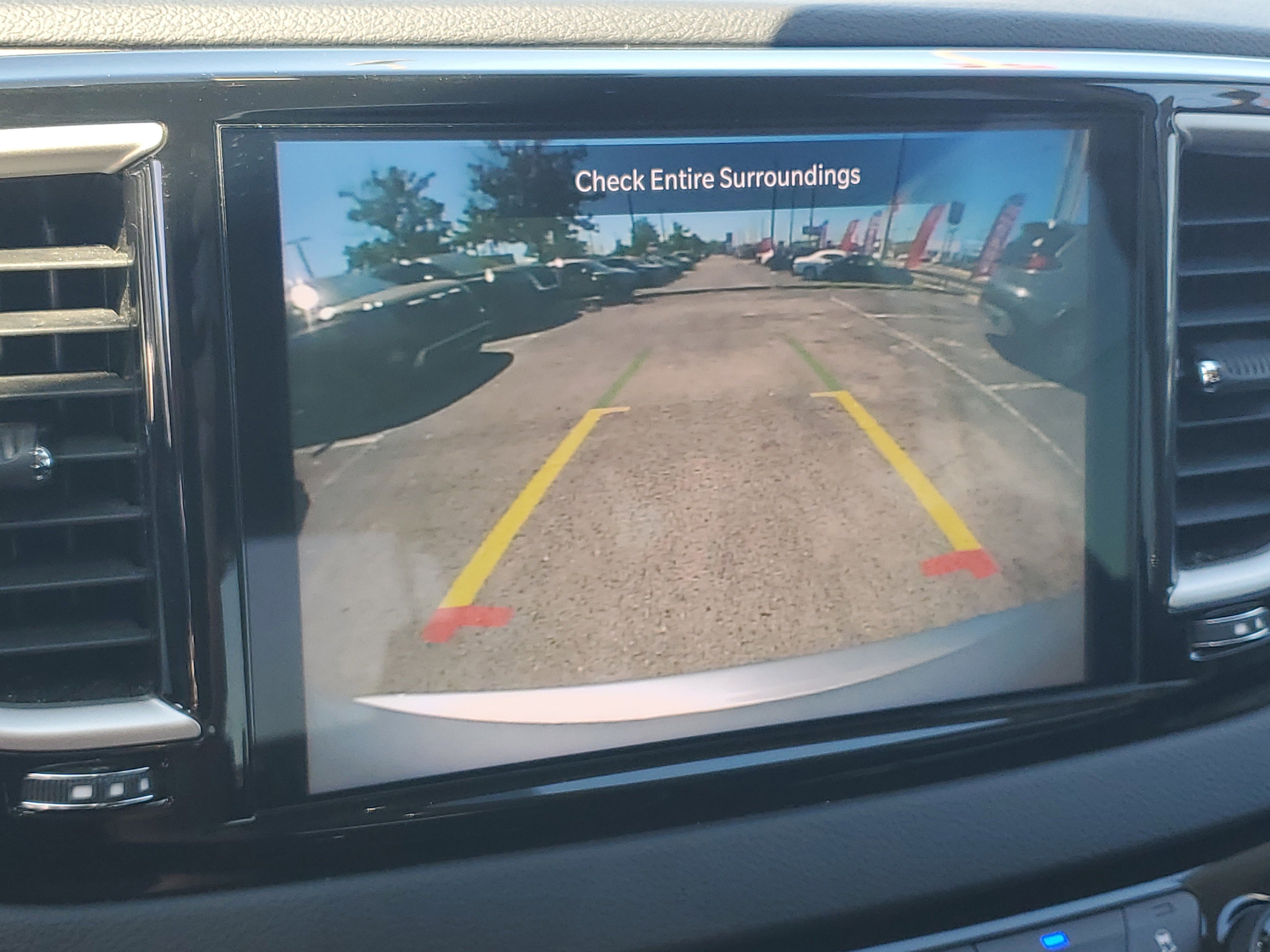 Used 2024 Chrysler Pacifica Touring-L FWD image 23