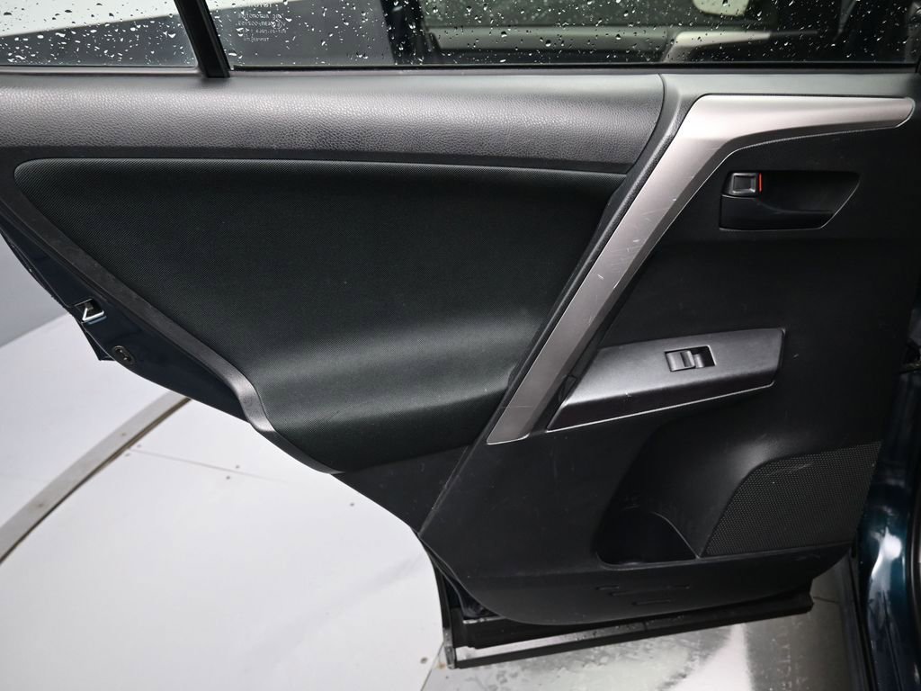 Used 2018 Toyota RAV4 LE w/ All Weather Liner Package AWD/4WD image 26