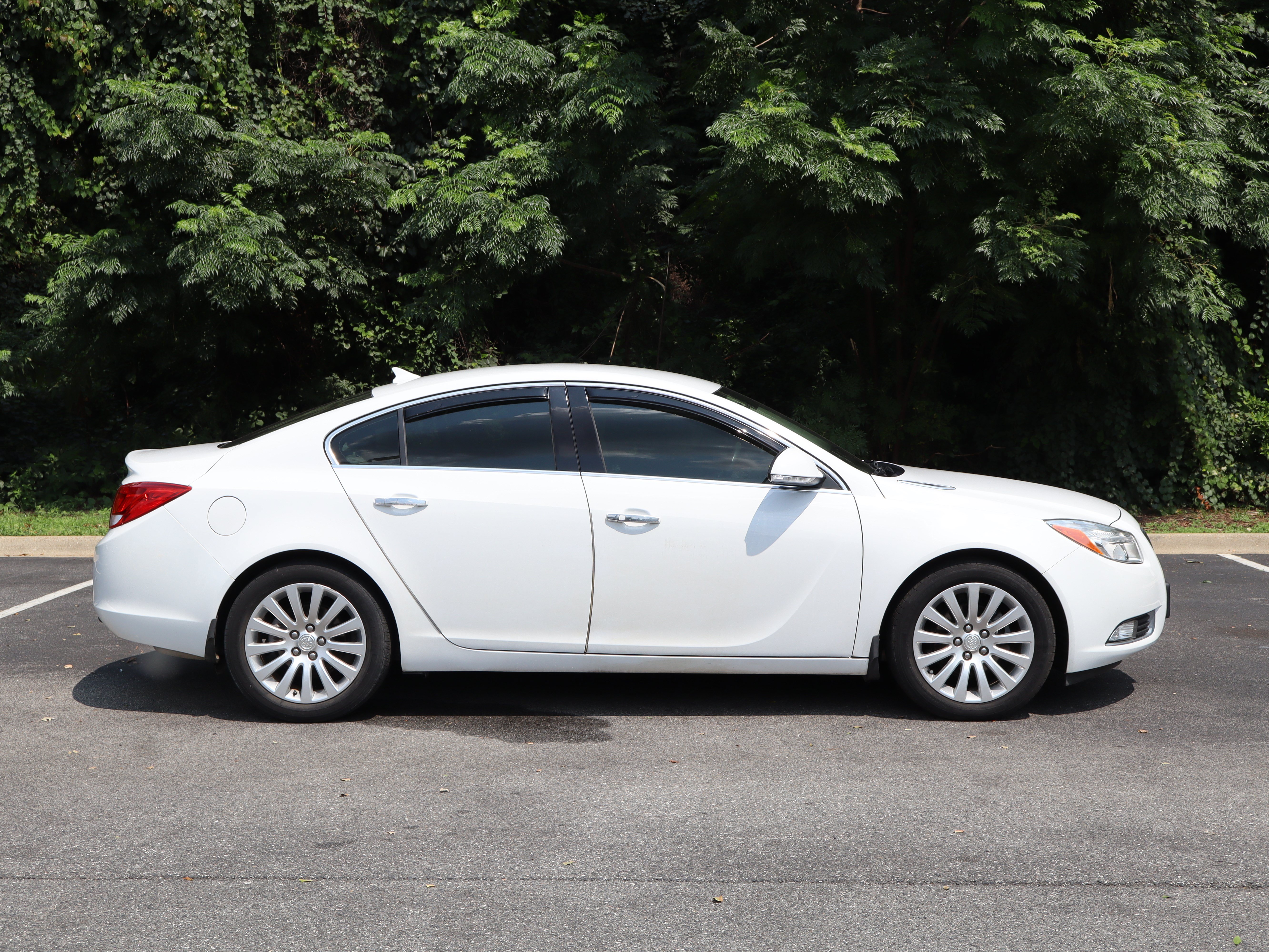 Used 2012 Buick Regal Premium FWD image 10
