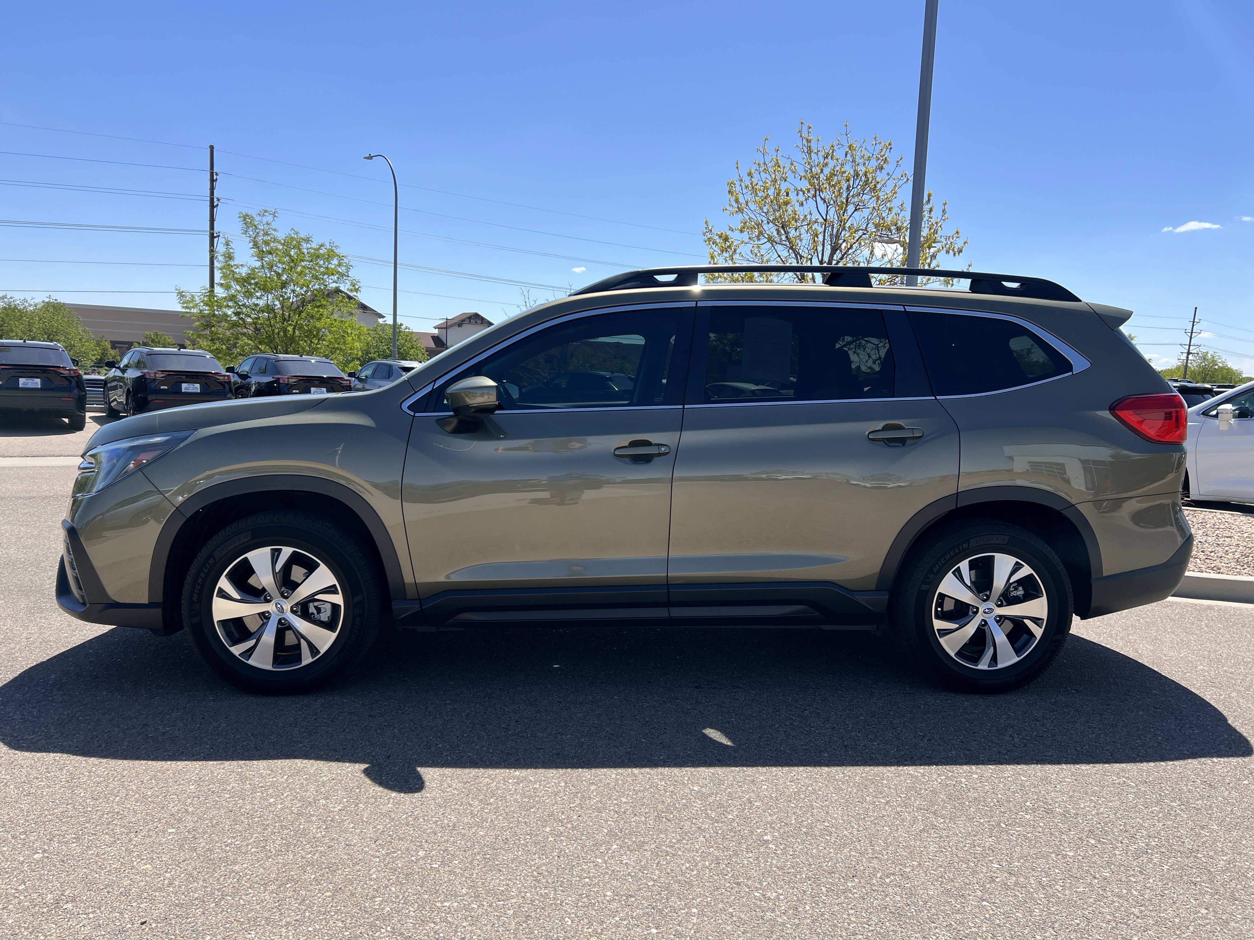 Used 2024 Subaru Ascent Premium w/ Convenience Package AWD/4WD image 11