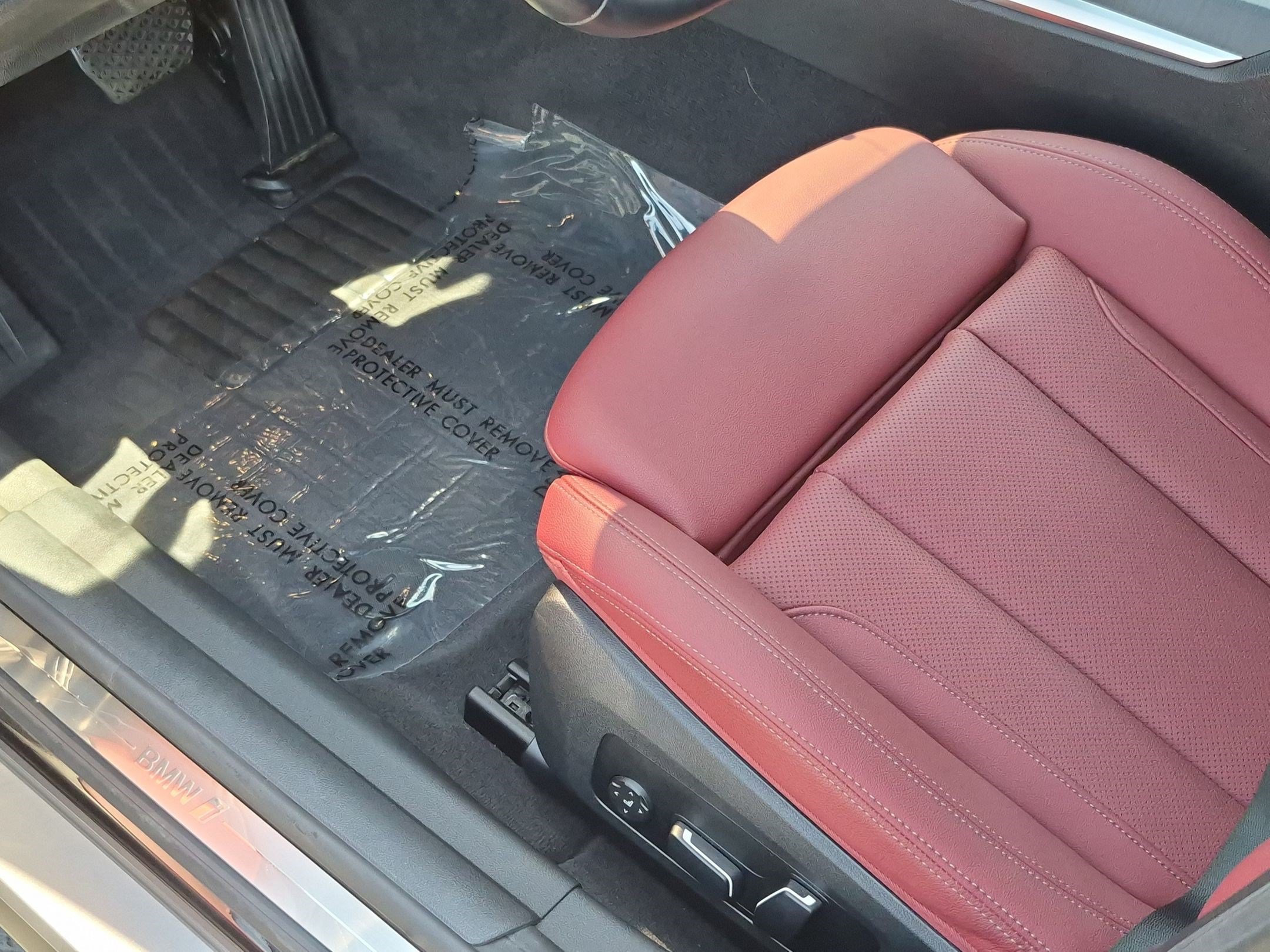 Used 2025 BMW i4 eDrive40 w/ Parking Assistance Package RWD image 32