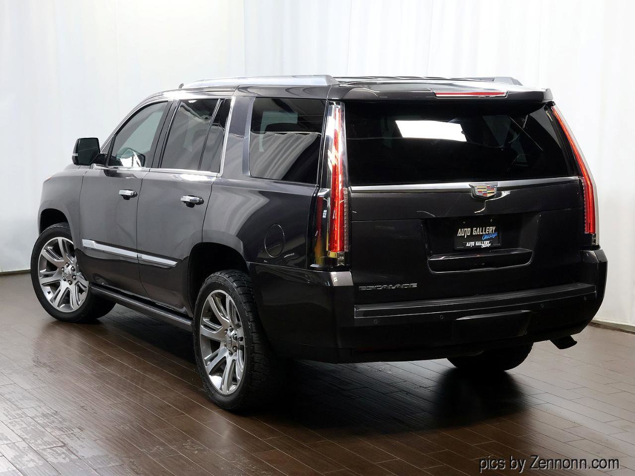 Used 2015 Cadillac Escalade Premium AWD/4WD image 8