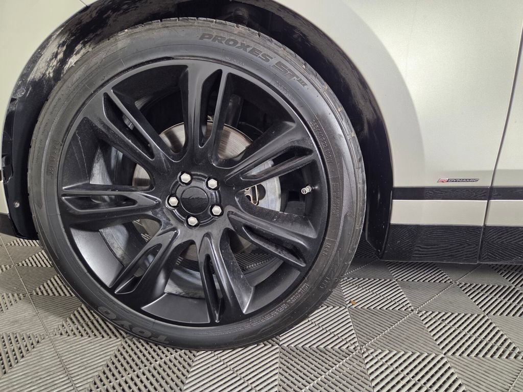 Used 2018 Land Rover Range Rover Velar R-Dynamic SE image 9