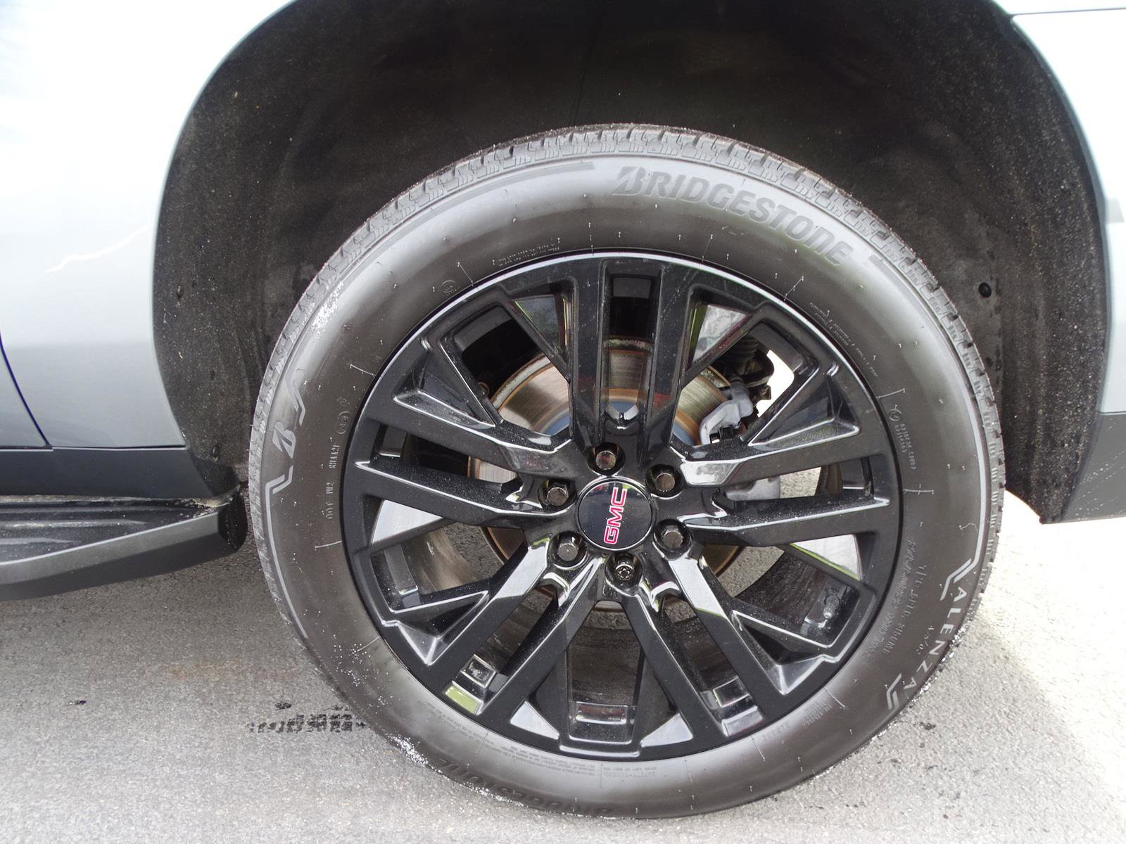 Used 2023 GMC Yukon XL SLT image 6