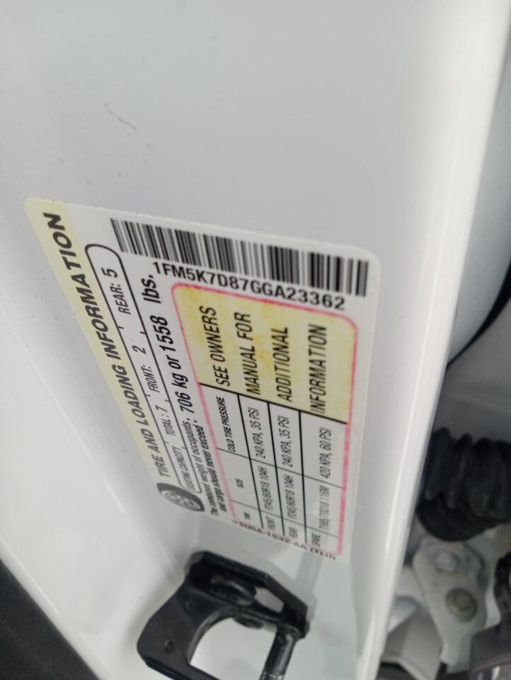 Used 2016 Ford Explorer XLT w/ Equipment Group 202A FWD image 15