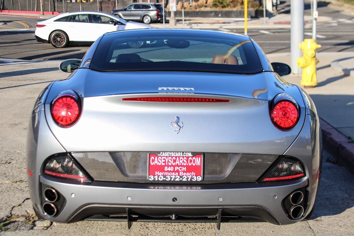 Used 2012 Ferrari California RWD image 40
