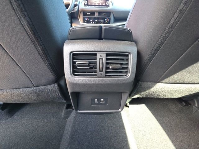 Used 2023 Nissan Rogue SV image 24