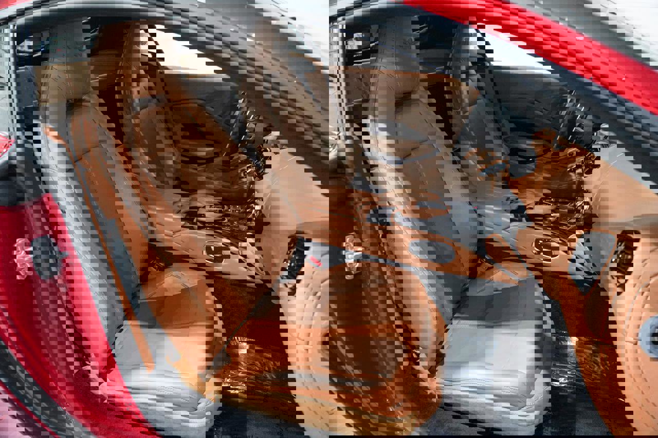 Used 2020 Aston Martin V8 Vantage Coupe image 16