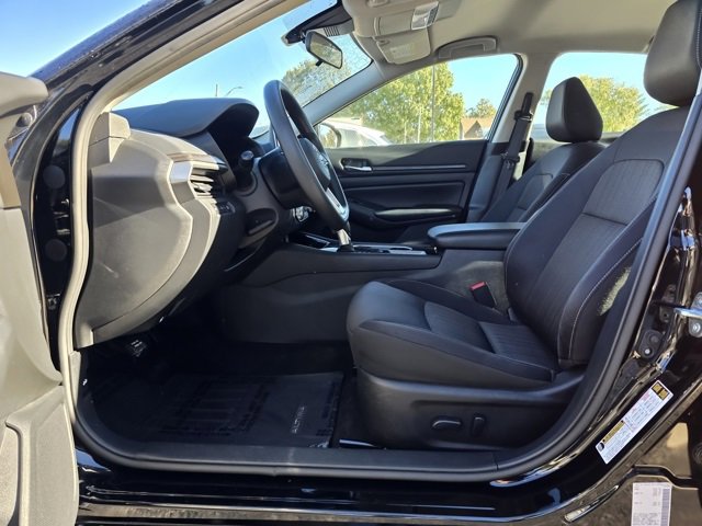 Used 2024 Nissan Altima 2.5 SV image 19