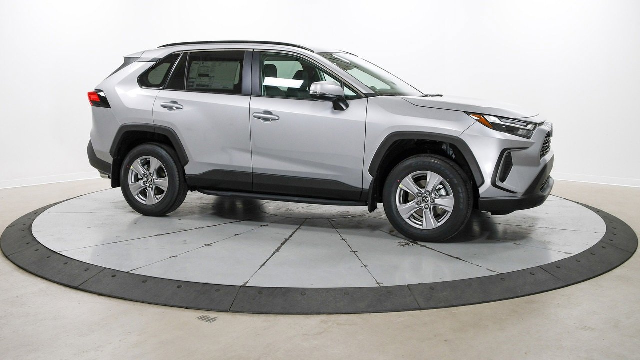 New 2025 Toyota RAV4 XLE image 5