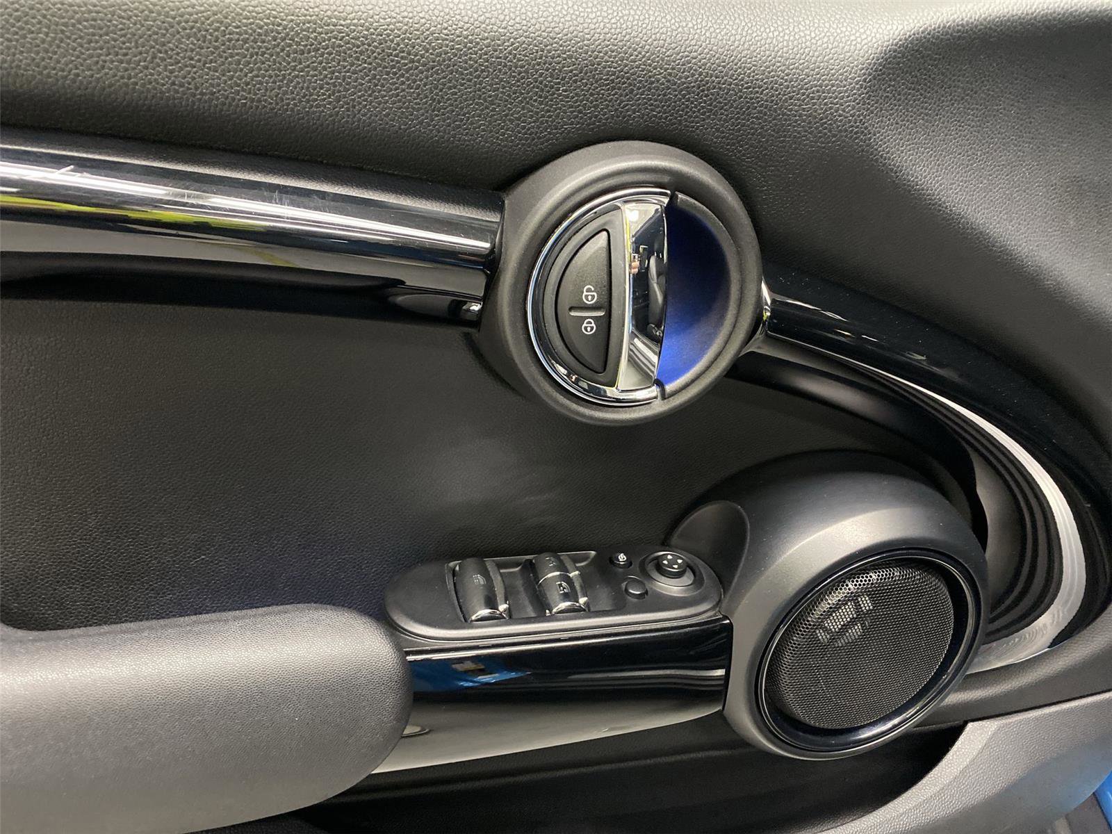 Used 2017 MINI Cooper S image 18