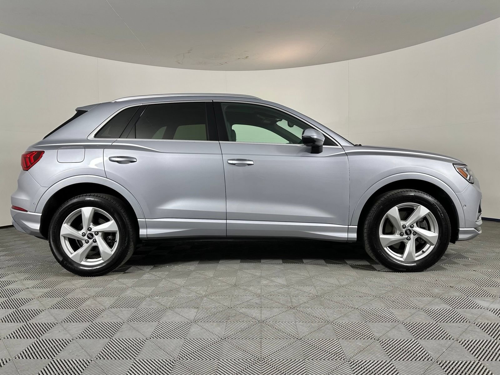 Used 2021 Audi Q3 2.0T Premium Plus AWD/4WD image 30