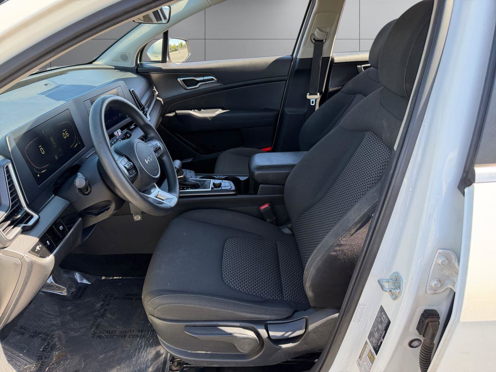 Used 2023 Kia Sportage LX image 16