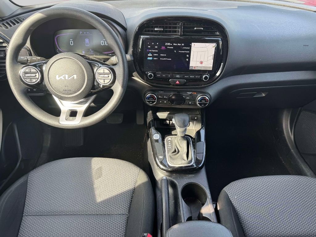 Used 2023 Kia Soul S image 11