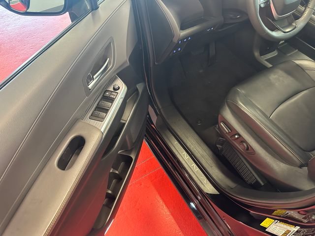 Certified 2024 Toyota Sienna XLE Woodland Edition AWD/4WD image 9