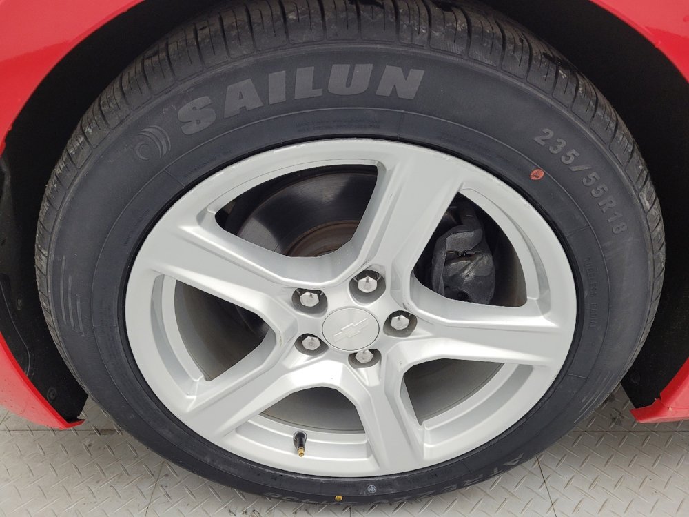 Used 2020 Chevrolet Camaro LT image 31