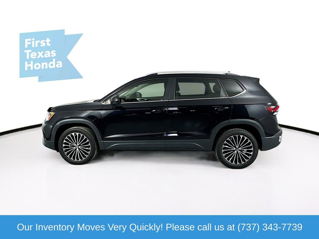 Used 2025 Volkswagen Taos SE image 4