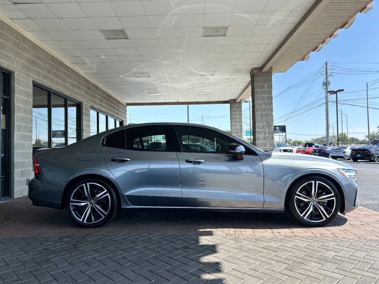 Used 2021 Volvo S60 T5 R-Design AWD/4WD image 23