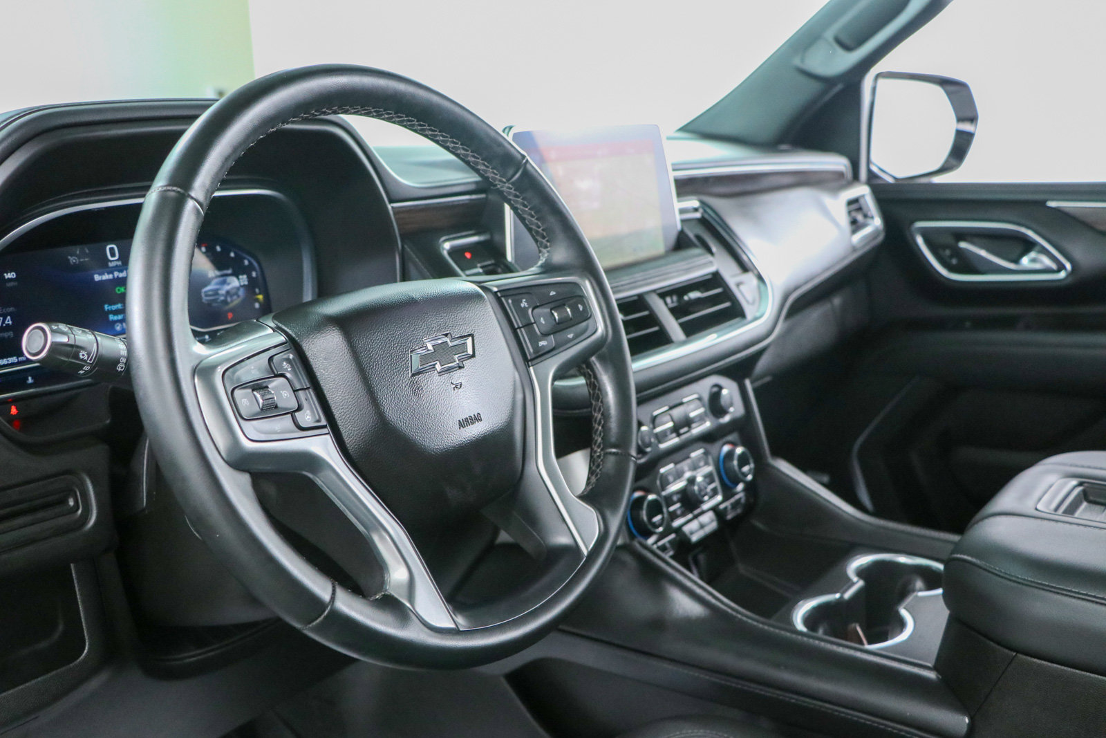 Used 2023 Chevrolet Tahoe Z71 w/ Luxury Package AWD/4WD image 26
