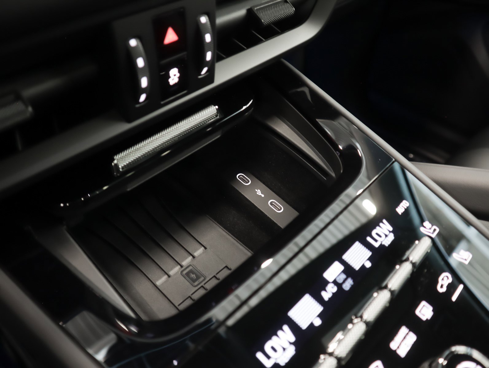 New 2026 Porsche Cayenne GTS image 18