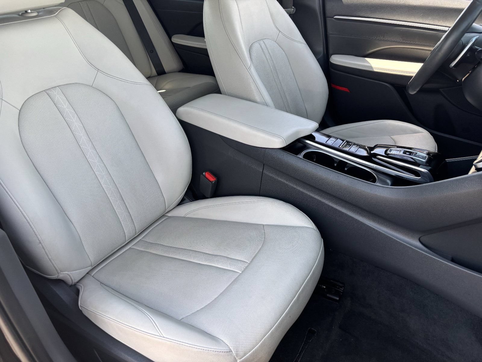 Used 2022 Hyundai Sonata Limited FWD image 11
