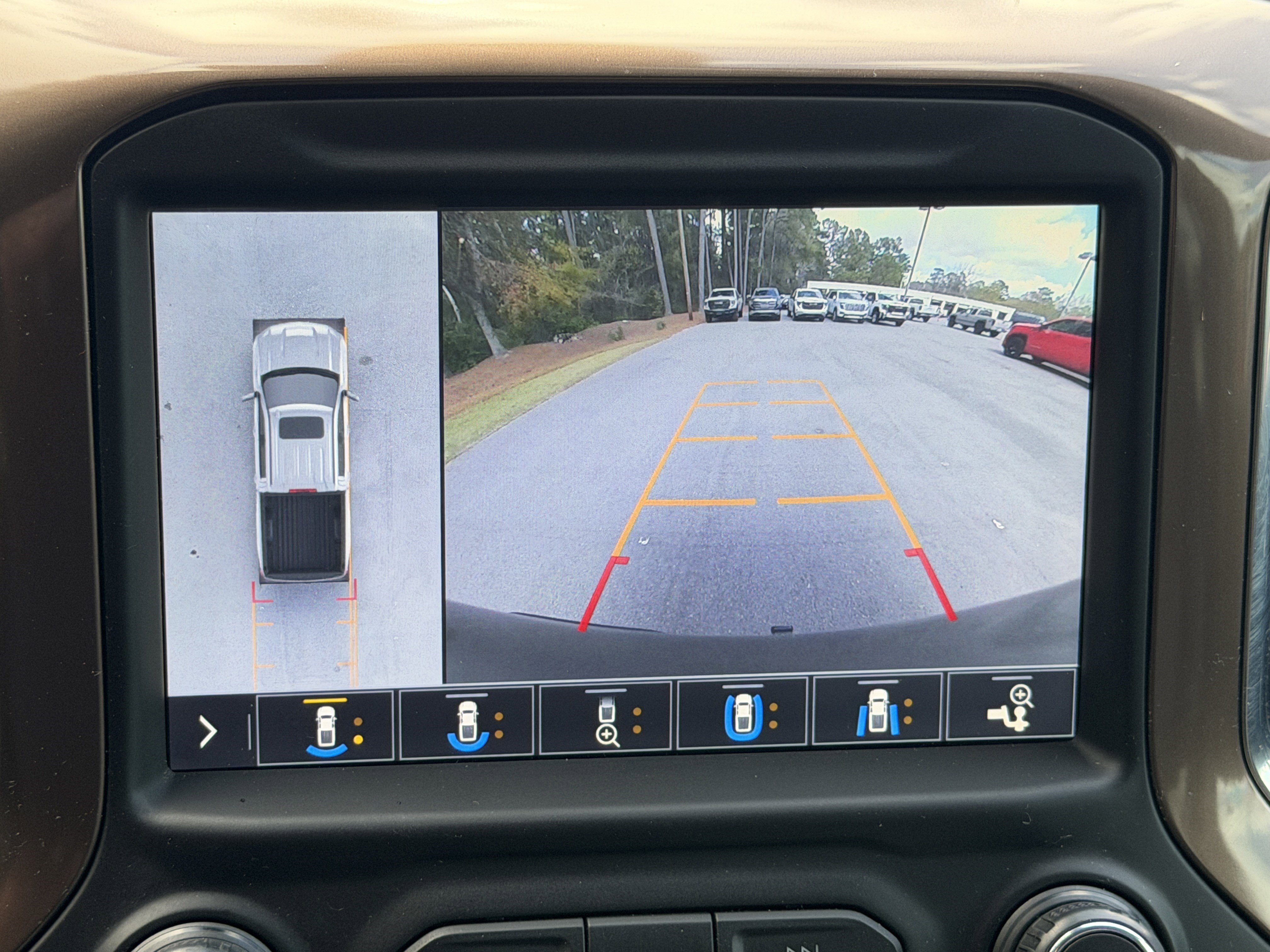 Used 2019 Chevrolet Silverado 1500 High Country w/ Technology Package image 15