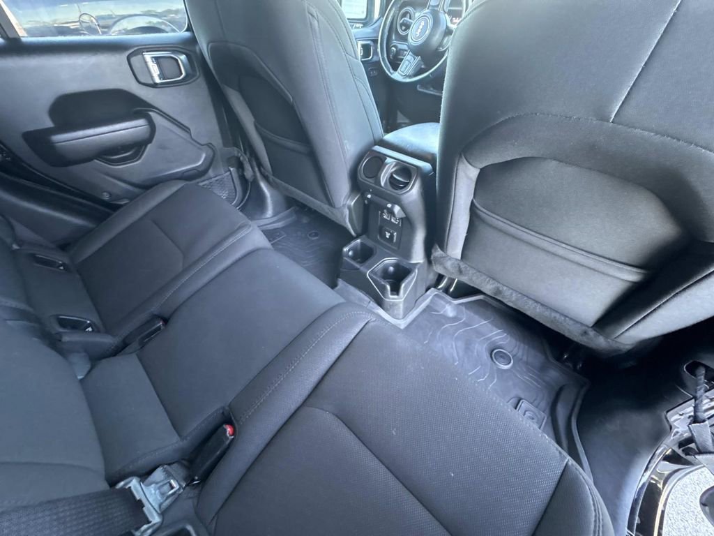 Used 2023 Jeep Gladiator Sport image 16