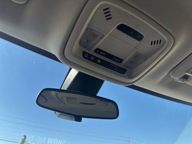 Used 2020 Chevrolet Traverse LT image 40