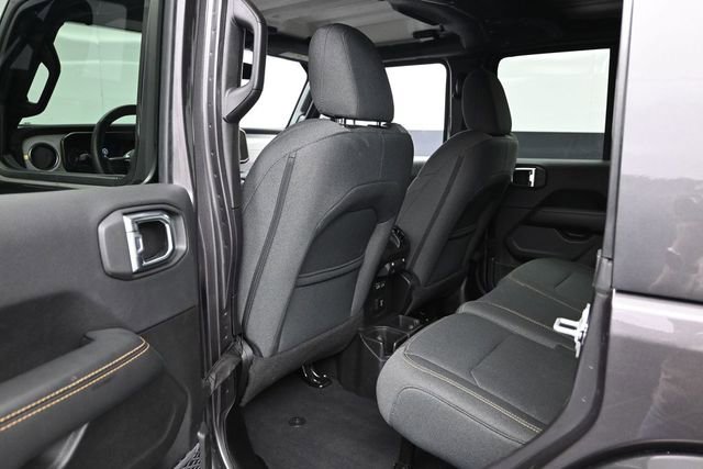 Used 2025 Jeep Wrangler Unlimited Sahara AWD/4WD image 20