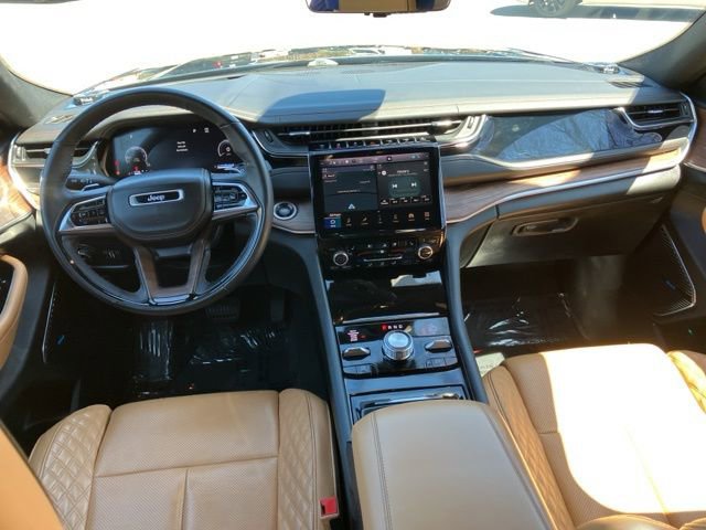 Used 2023 Jeep Grand Cherokee L Summit w/ Advanced Protech Group IV AWD/4WD image 18