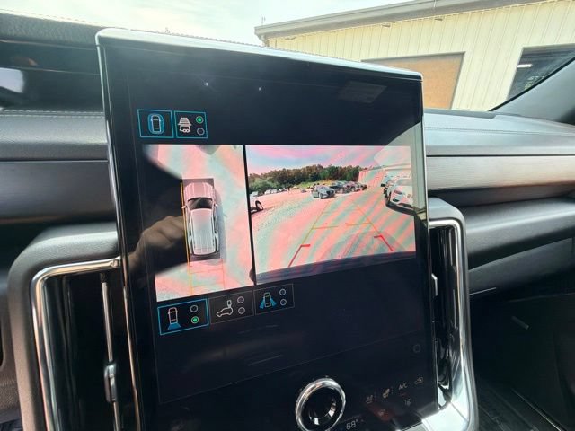 Used 2025 GMC Yukon Denali w/ Sun & Power Step Package AWD/4WD image 25