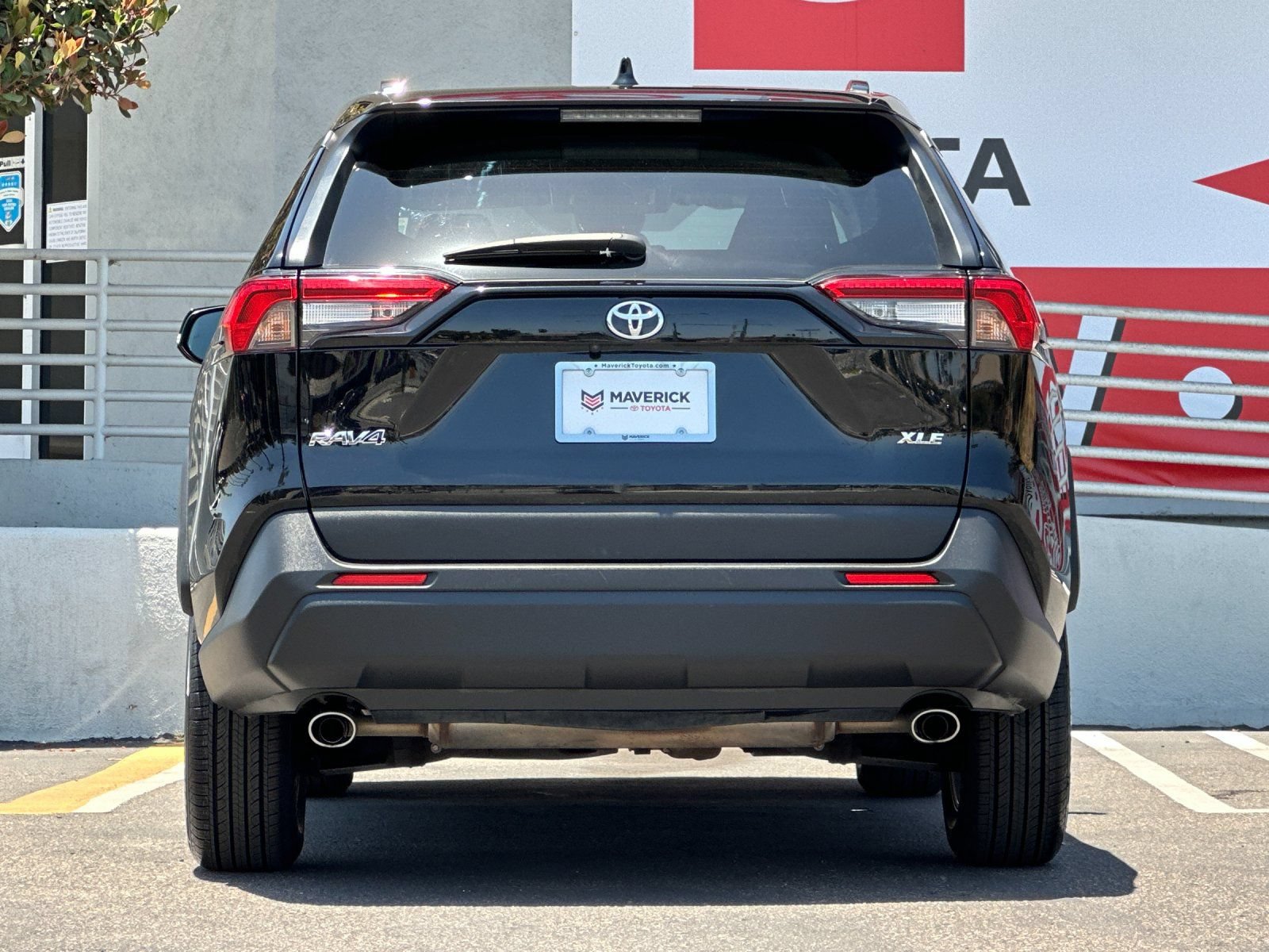 Used 2024 Toyota RAV4 XLE FWD image 4