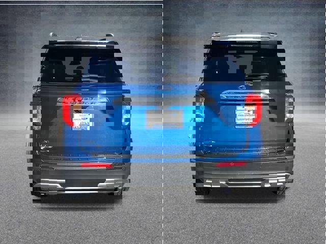 Used 2021 Ford Explorer XLT w/ Equipment Group 202A image 5
