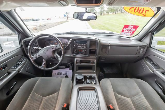 Used 2005 Chevrolet Silverado 2500 LS w/ Heavy-Duty Power Package AWD/4WD image 14