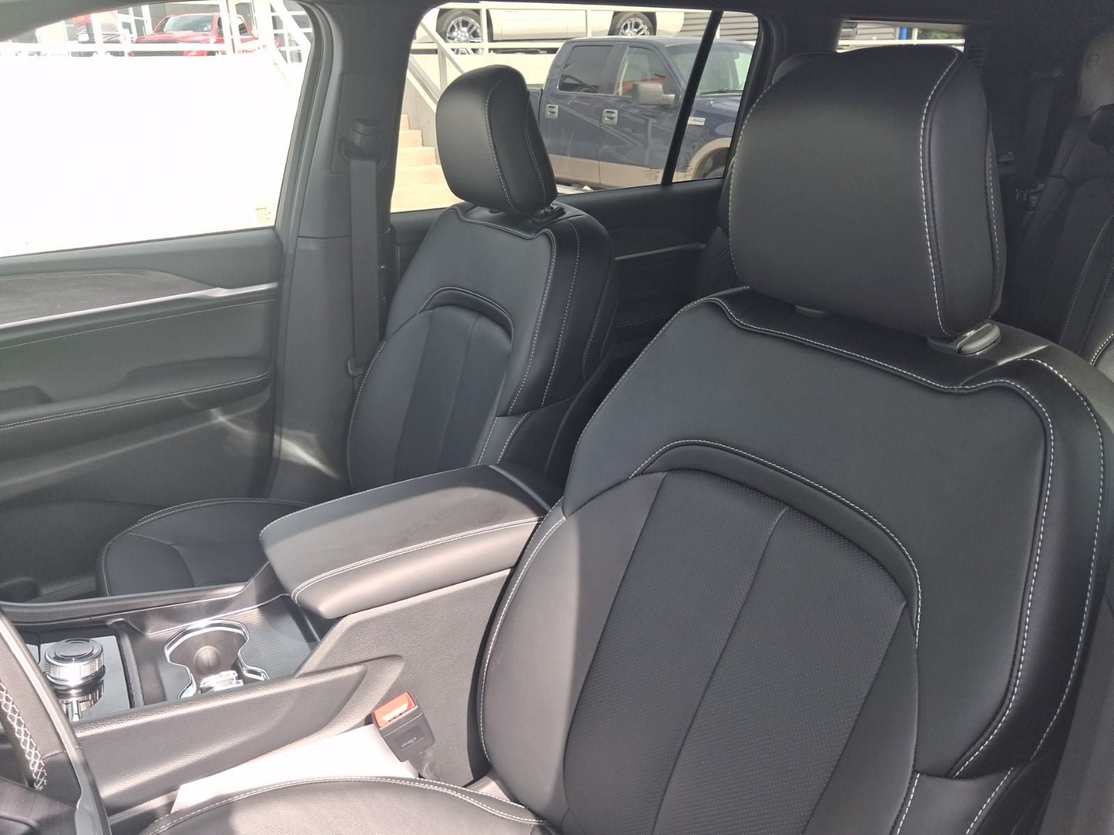 New 2026 Jeep Grand Cherokee L Limited AWD/4WD image 11