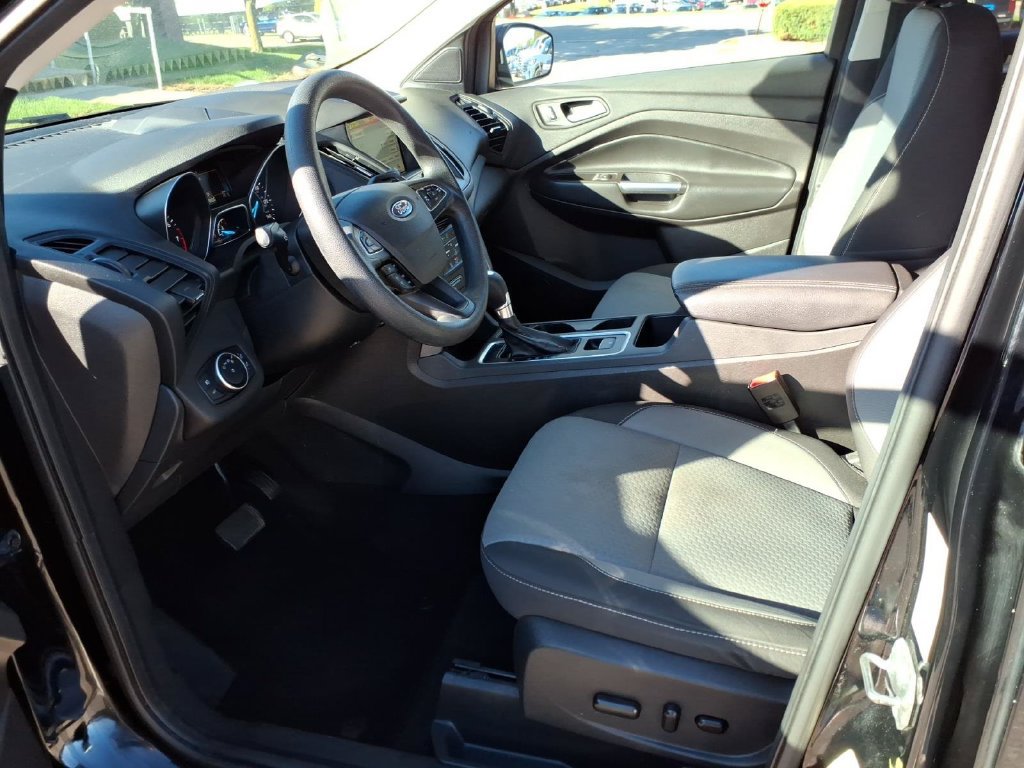 Used 2017 Ford Escape SE w/ Equipment Group 201A FWD image 10
