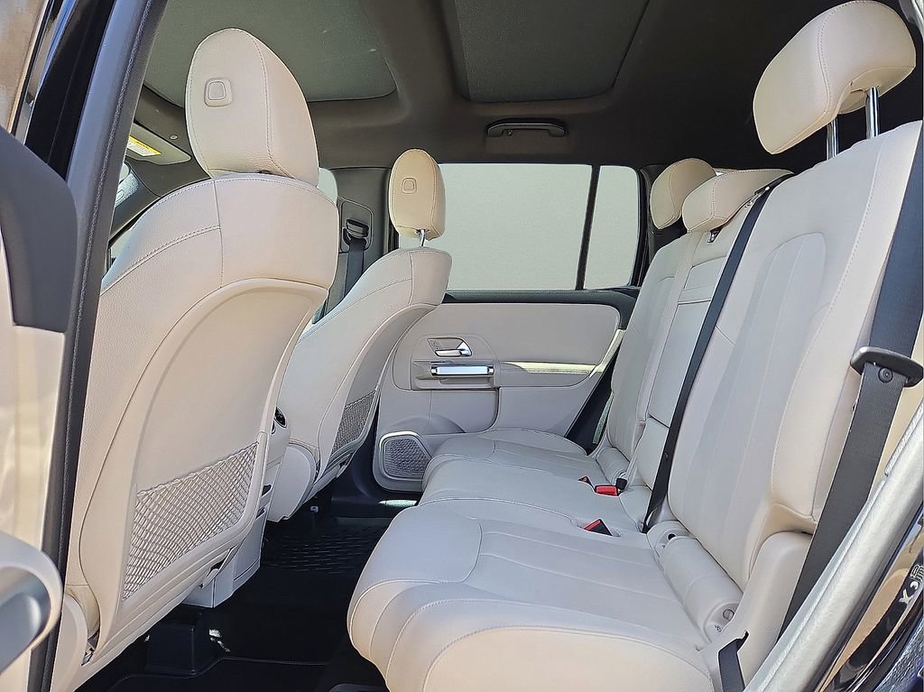 Used 2025 Mercedes-Benz GLB 250 image 15