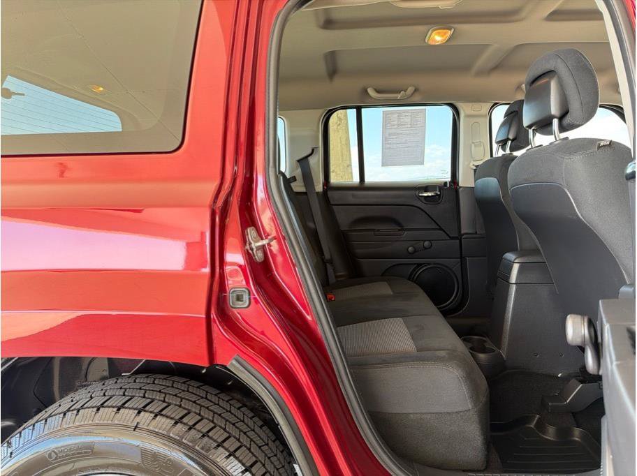Used 2014 Jeep Patriot Sport FWD image 13