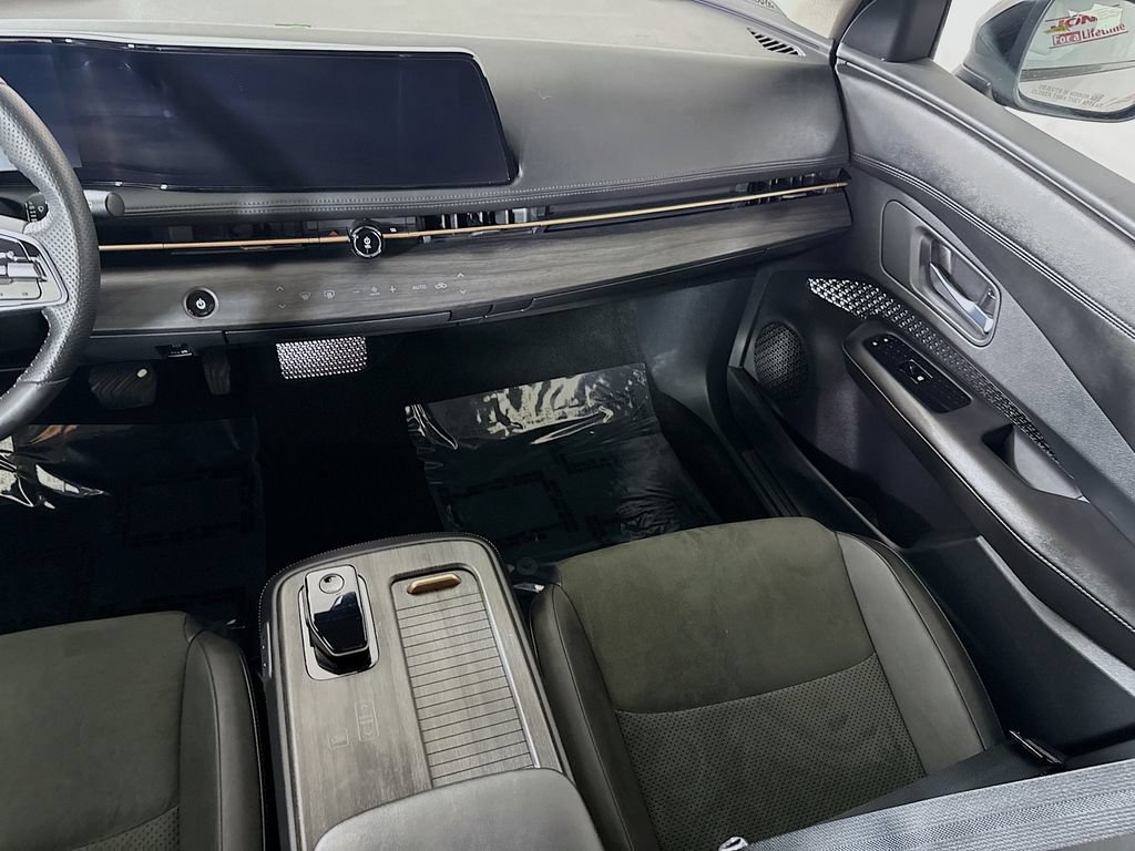 Used 2023 Nissan Ariya AWD image 26