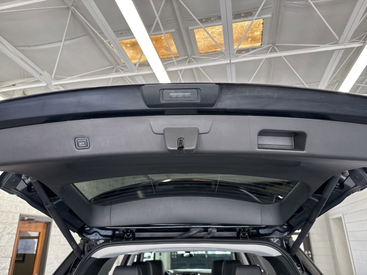 Used 2020 Chevrolet Traverse Premier image 11
