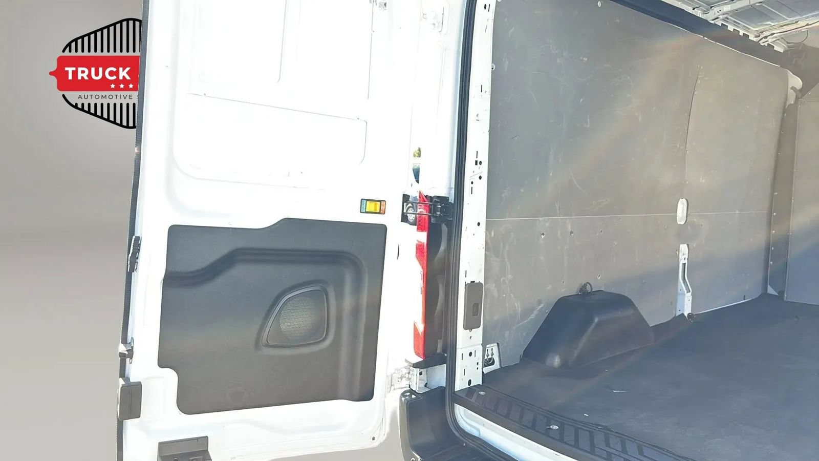 Used 2020 Ford Transit 250 Medium Roof RWD image 40
