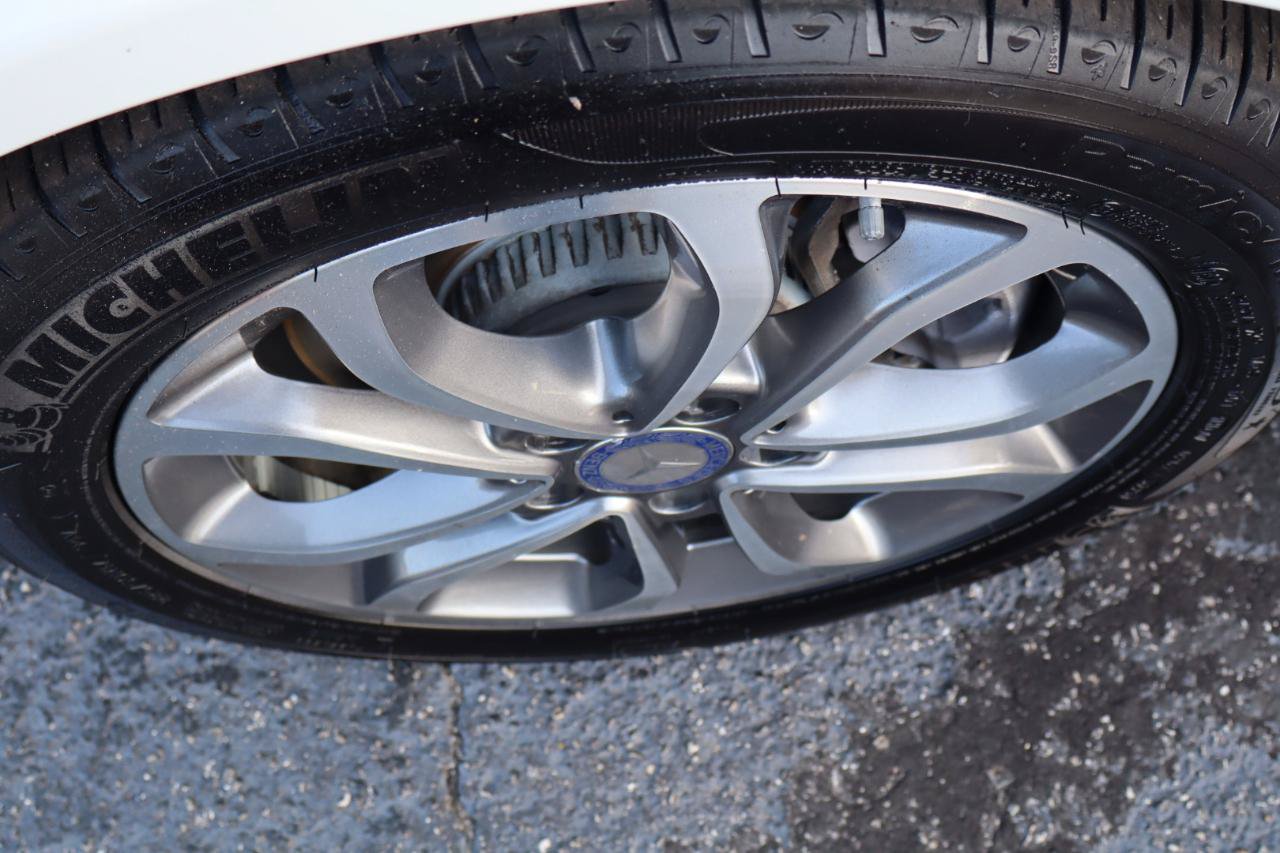Used 2017 Mercedes-Benz C 300 Sedan image 34