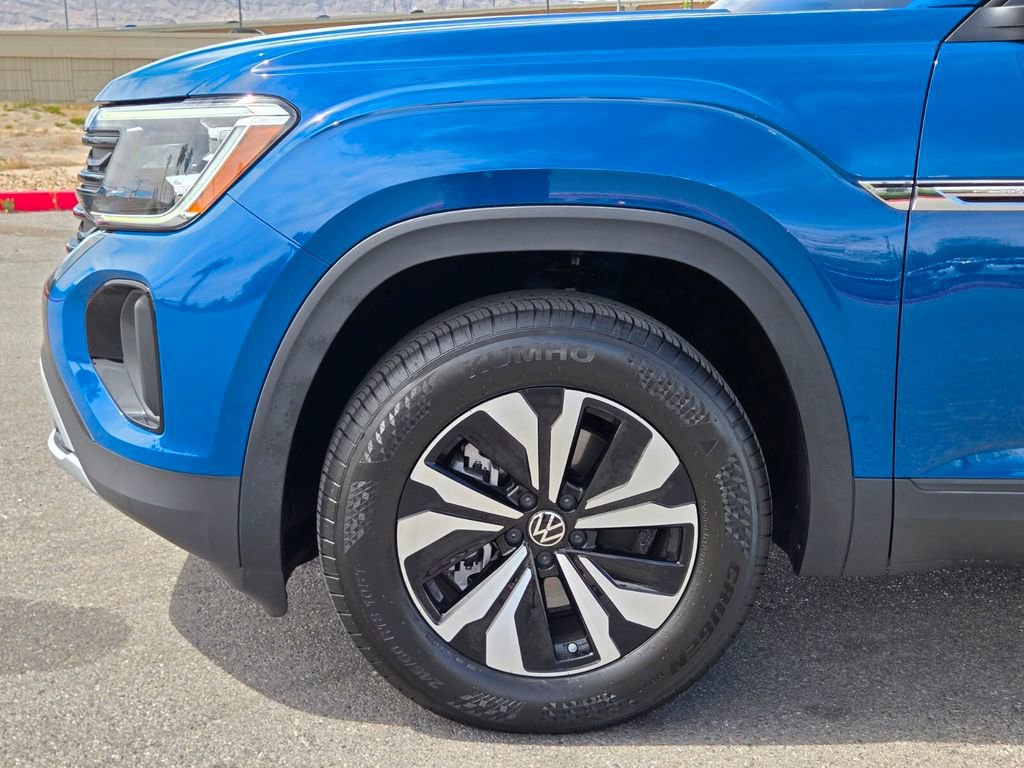 Certified 2025 Volkswagen Atlas Cross Sport SE FWD image 7