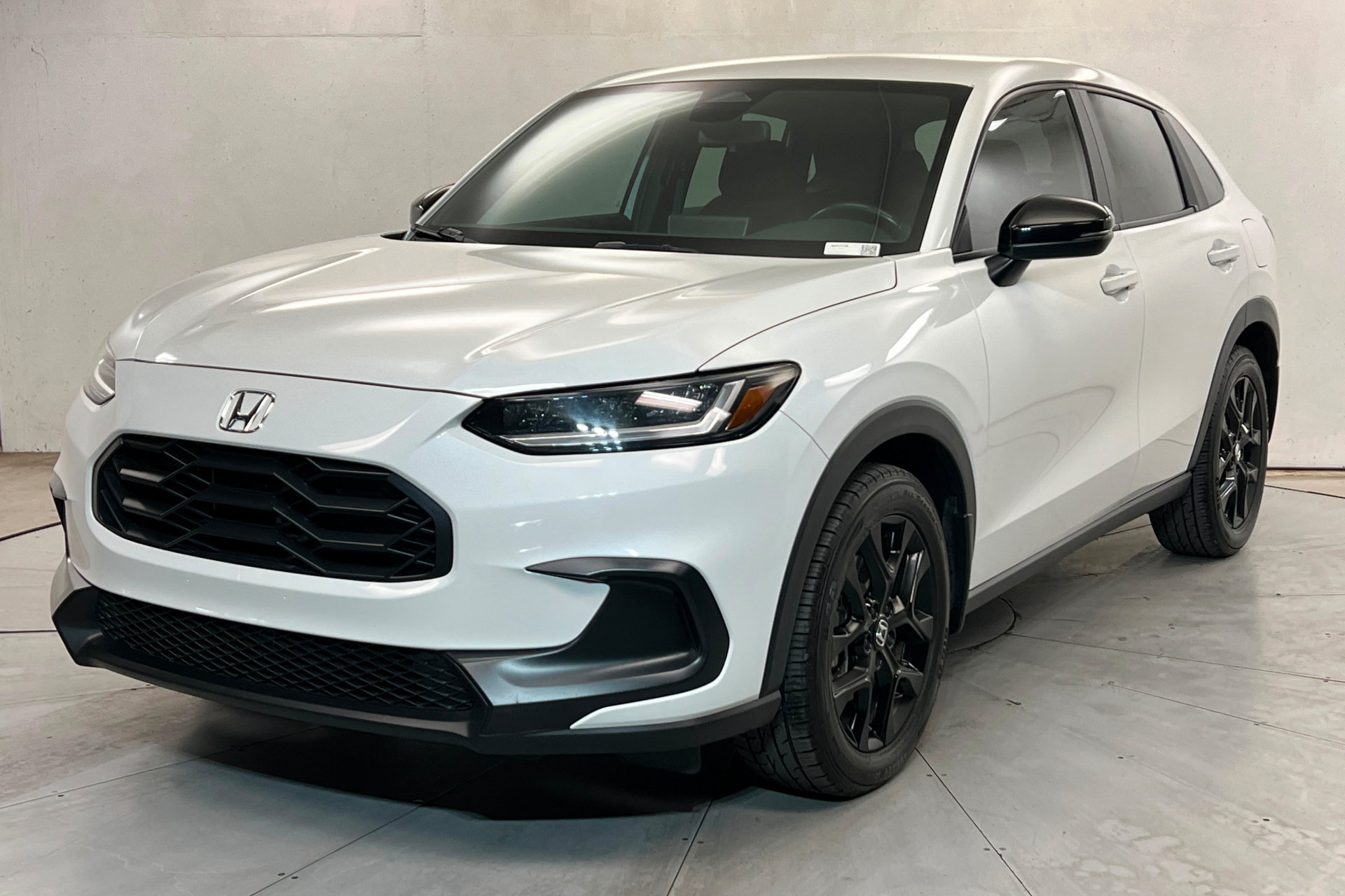 Used 2024 Honda HR-V Sport image 1